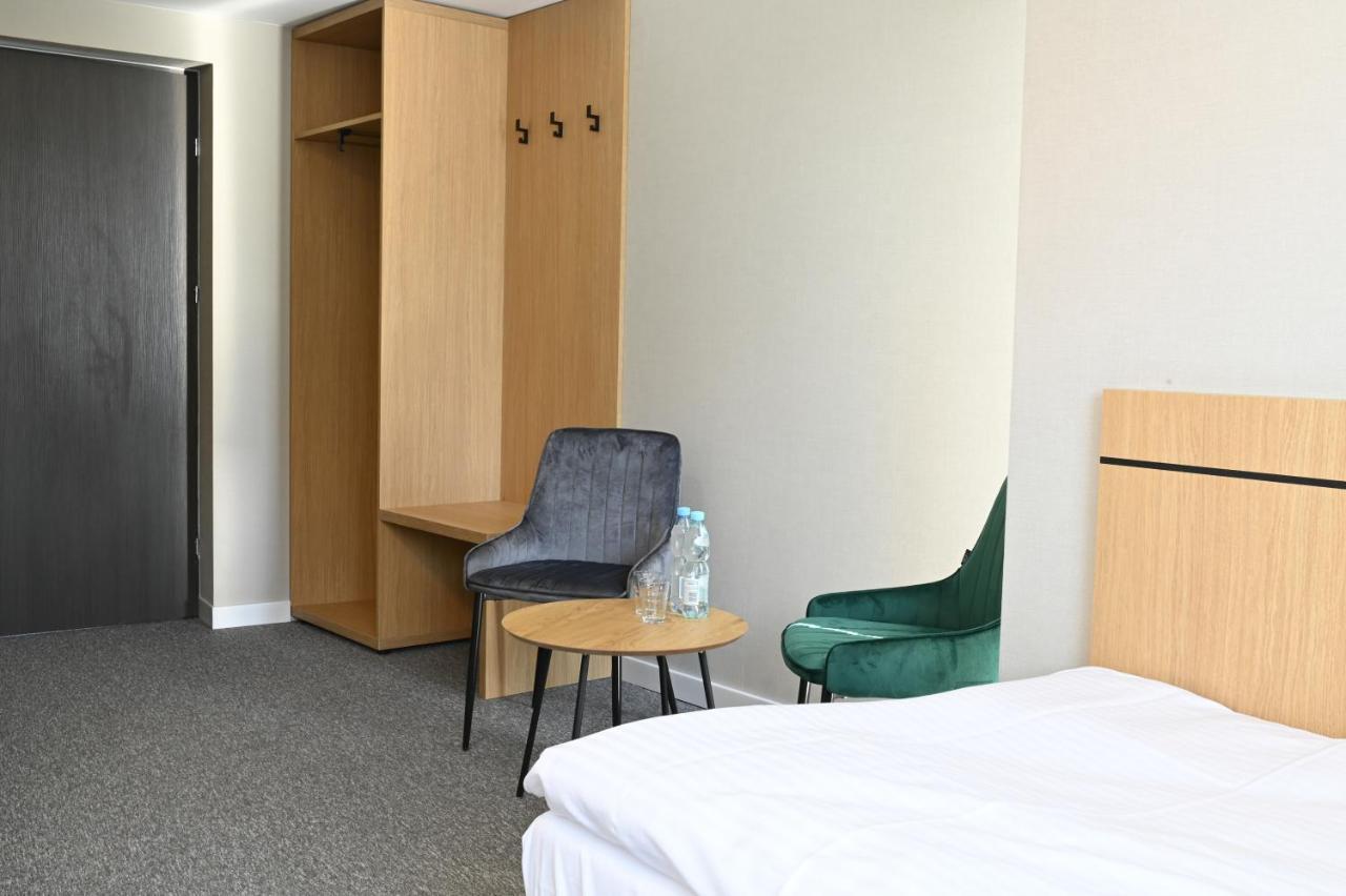 Hotel Parrot ラシン エクステリア 写真